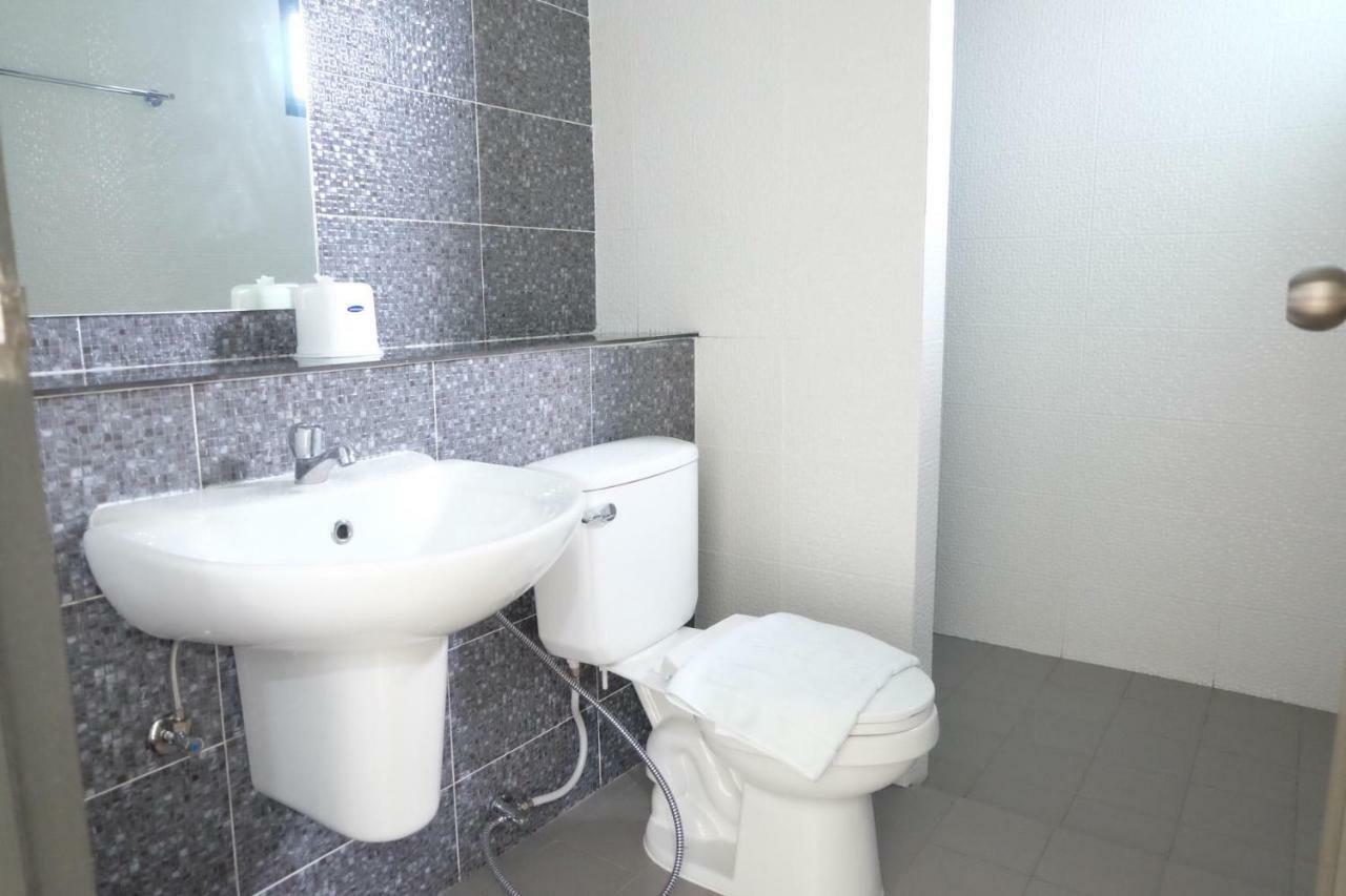Dos'S House Apartment Nai Yang ภายนอก รูปภาพ
